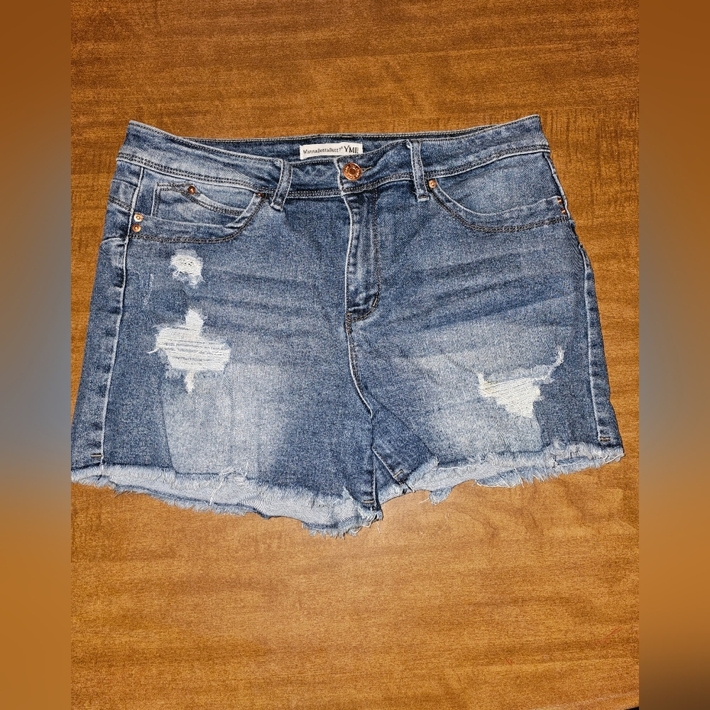 YMI Shorts Womens/Juniors 13 WannaBettaButt? Distressed Denim